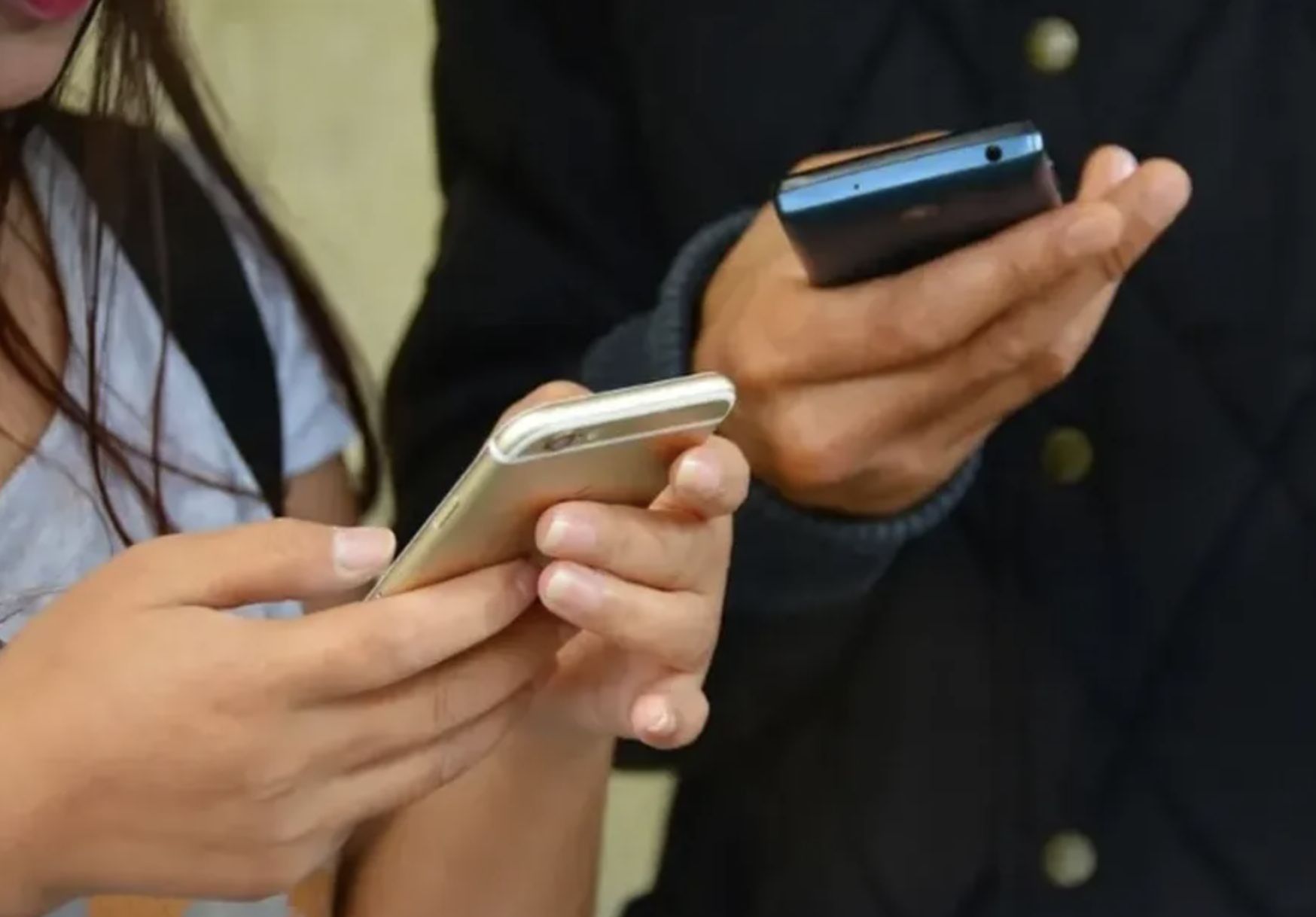 menos-criancas-tem-celular-no-