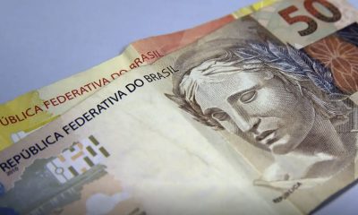 poupanca-saques-superam-deposi
