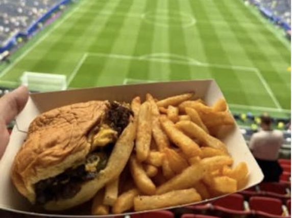 vendas-na-copa-675-mil-hotdogs