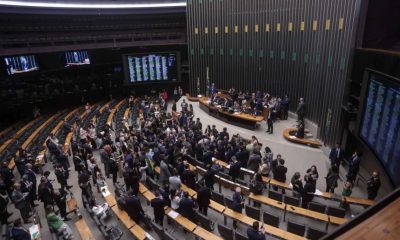 de-olho-nas-eleicoes-e-na-reta