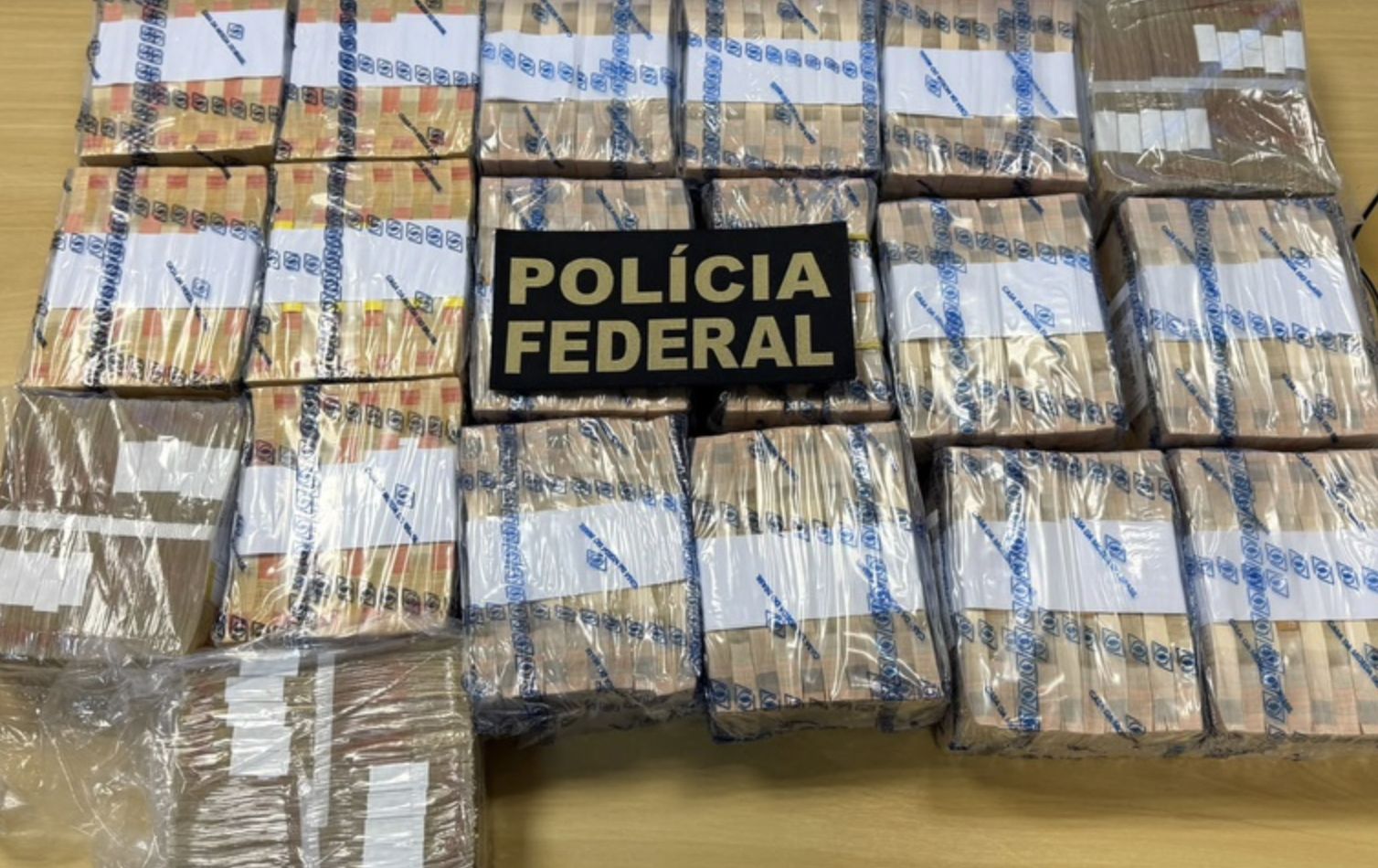 policia-federal-apreende-r-700